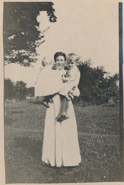 Rosalie with John and Larry c. 1910.jpg